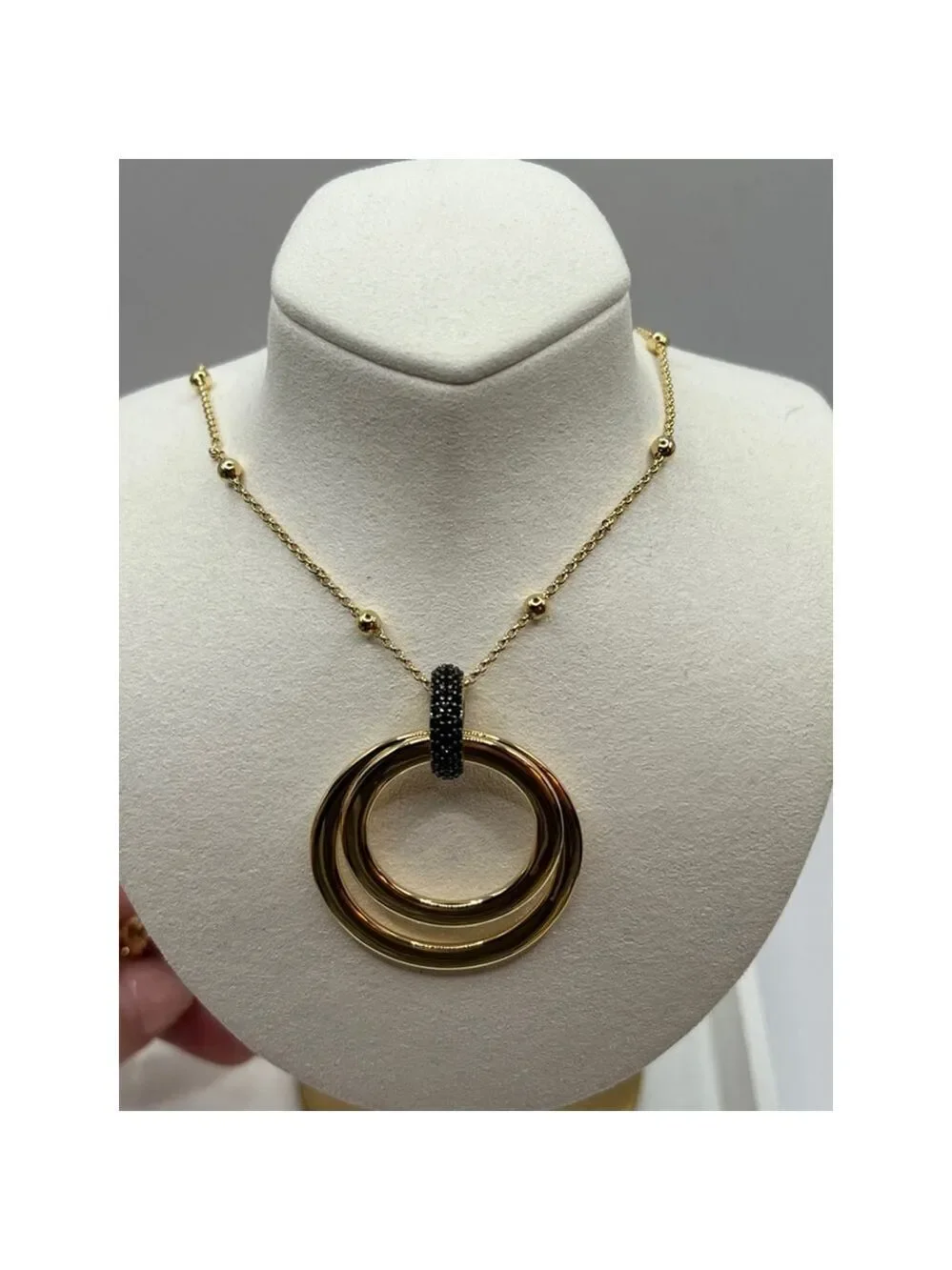 Women's Unbranded Gold Necklace 2.5 in Pendant on 20in Chain